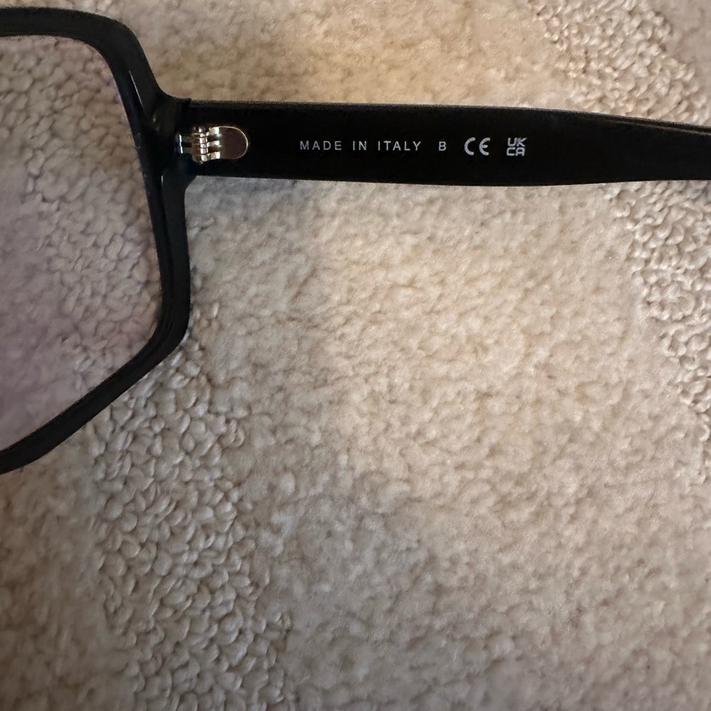 CHANEL Elegant Black Glasses with Logo Accent - Picture 4 of 5
